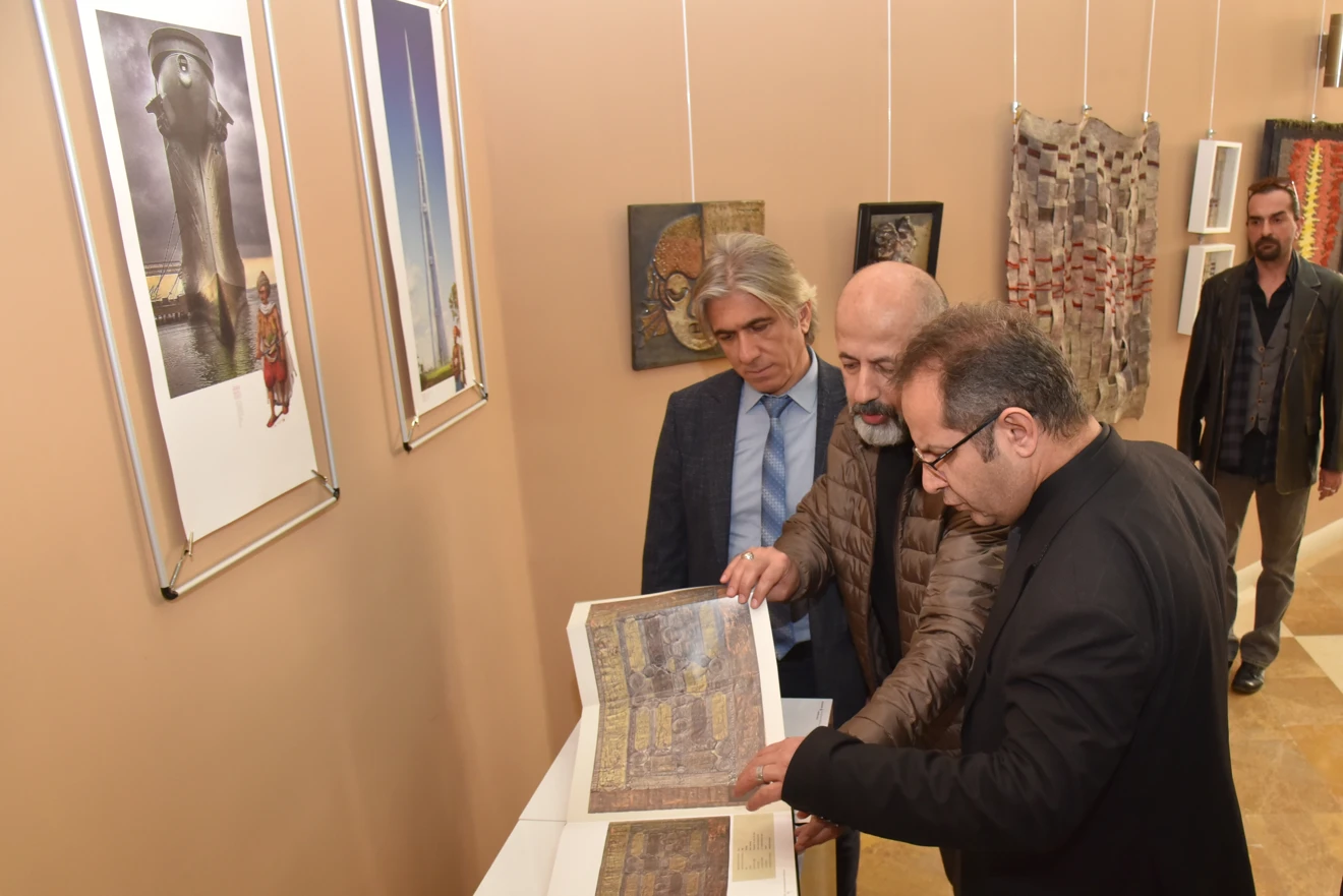 "yeniden..." temalı sergi